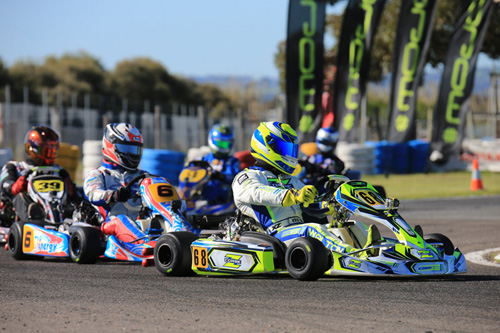 •	Kris Walton picked up two victories from three heat races in DD2 Masters