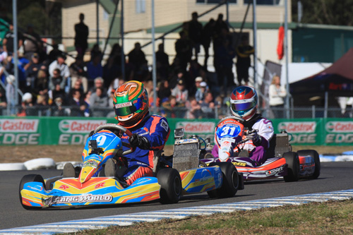 Canberra's Zane Morse (#9) and KF3 Championship leader Jayden Ojeda in action during the previous round in Newcastle